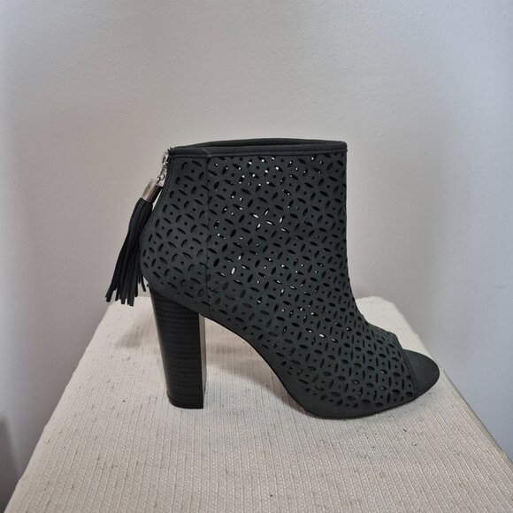 Black cut out Booties - Picture 5 of 13